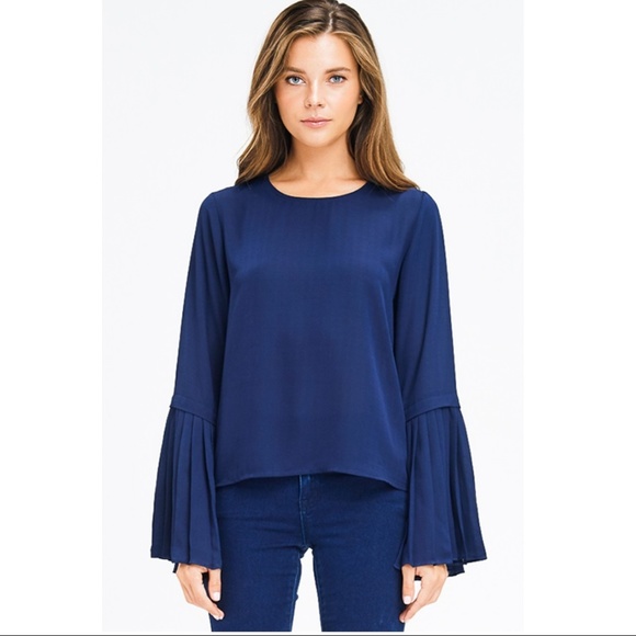 NWT Quality Pleated Butterfly Sleeve Blouse - Picture 4 of 6